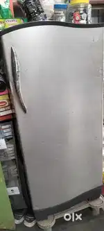 Well condition fridge