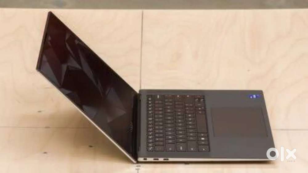 Dell Precision 5560 (Xeon / i7 / RTX / 32GB / 512GB SSD + 256GB SSD)