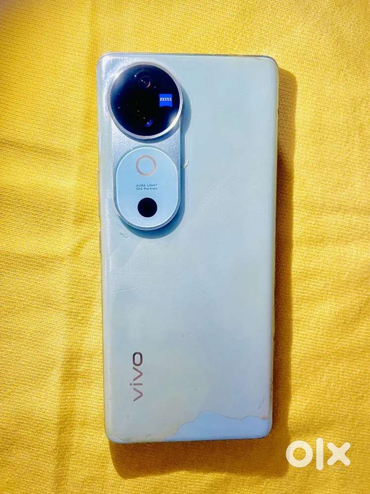 V40 good condition. Urgent sale !