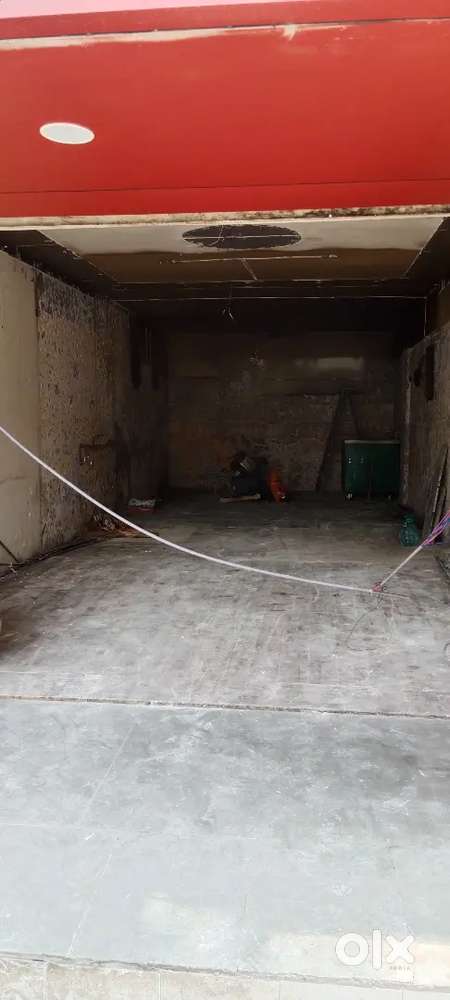 Road touch Shop available on Prime location