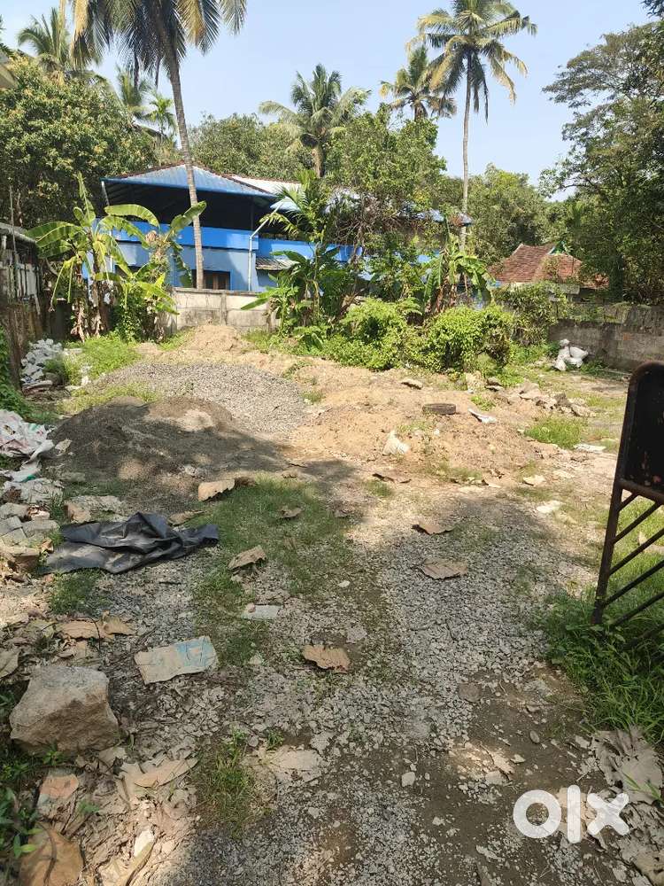 തൃപ്പൂണിത്തുറ പേട്ടയിൽ മെയിൻ റോഡിനടുത്ത് 6.5 സെൻ്റ് സ്ഥലം വില്പനയ്ക്ക