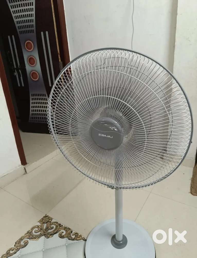 Bajaj fan 3blade high speed stand fan new one week use in shop
