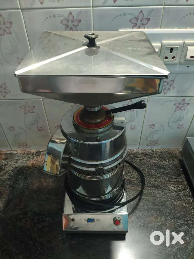 Dry grinder
