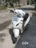 Honda activa 3g white colour