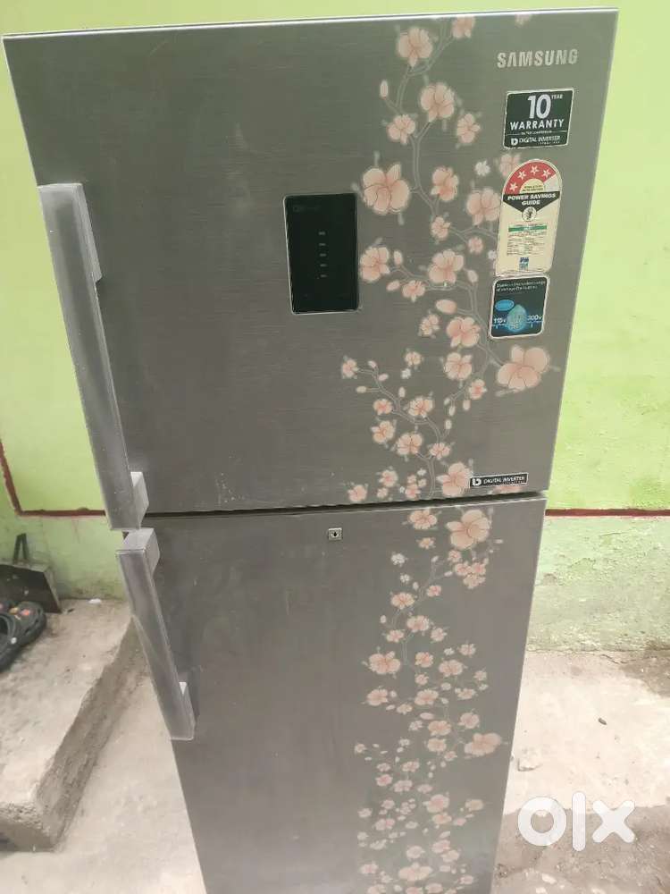 Samsung refrigerator  320 ltrrunning condition only 8 months old