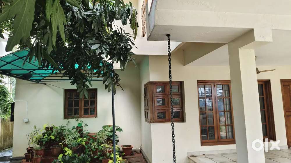 Maruthankuzhy 13 Cent Commercial land + 2000 sqft 3 BHK, Rs.2.5 Crore
