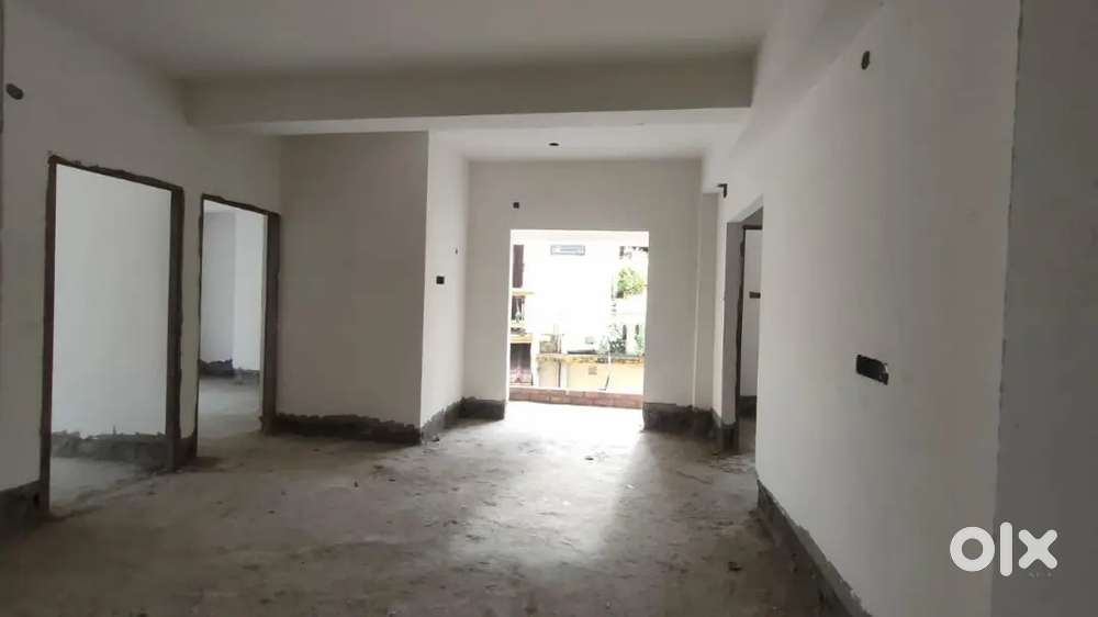 TOLLYGUNGE SIRITY ON ROAD 2BHK METRO 1.5km