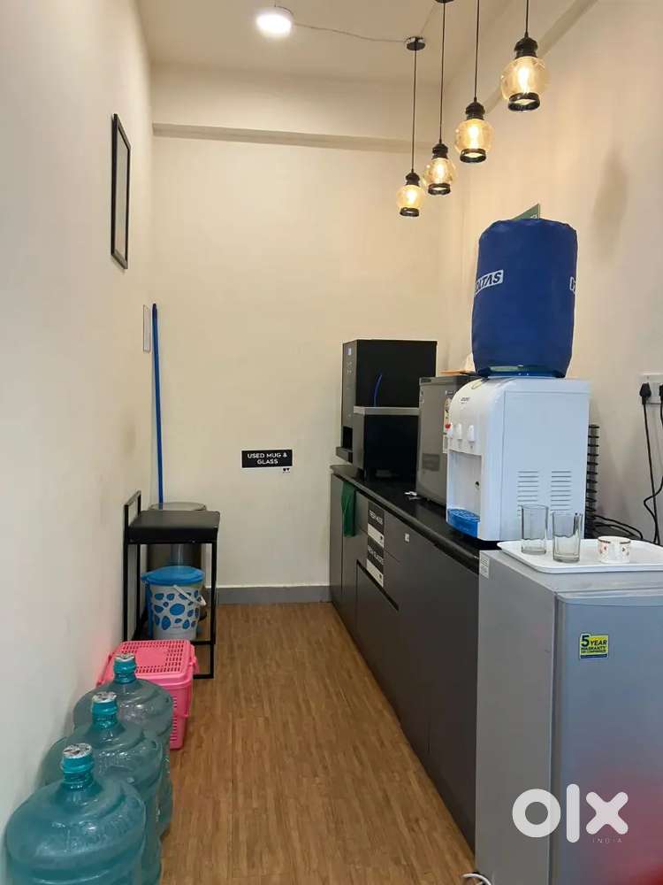 Office space for rent 1 single seat 7000