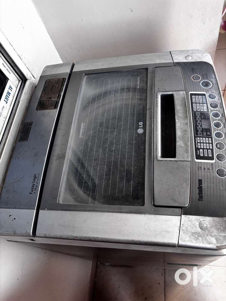 LG washing machine fully in working condition.
