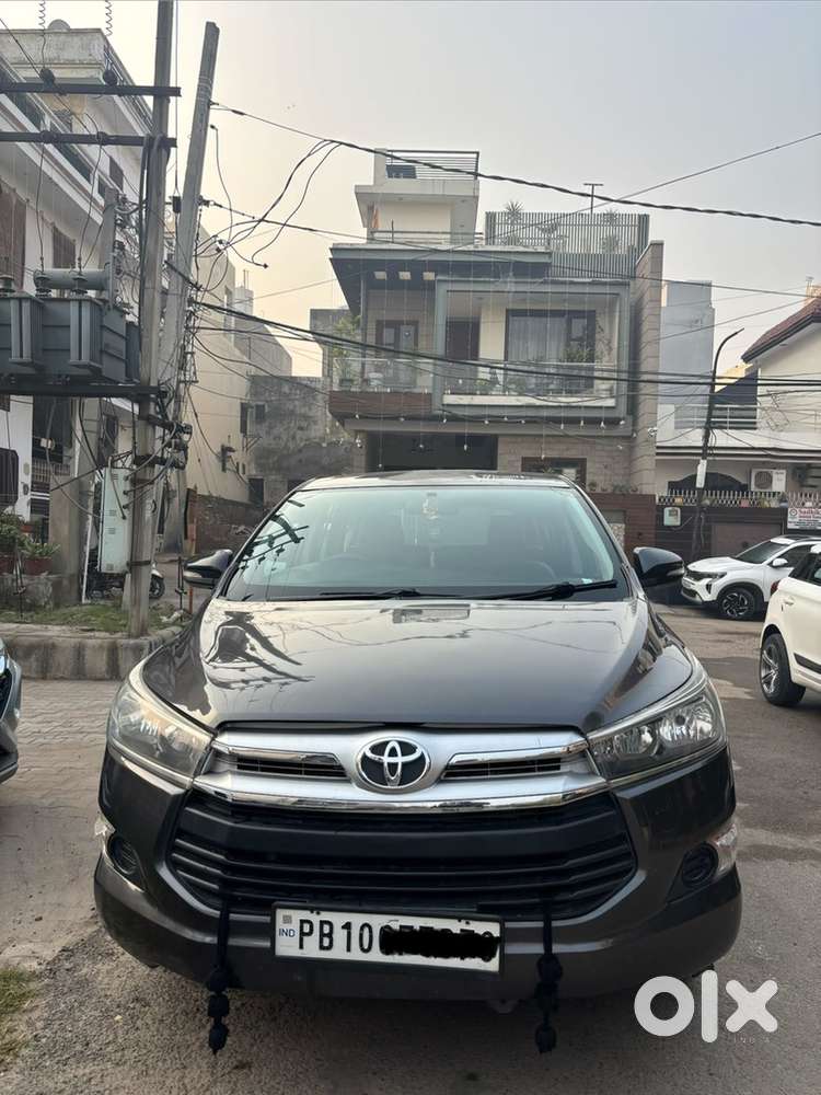 Toyota Innova Crysta 2017 Diesel Well Maintained