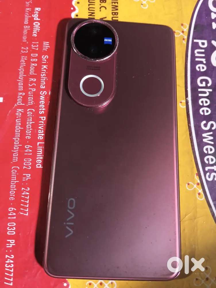 Vivo v50 8 256 Ram memory hai 7 mant Old