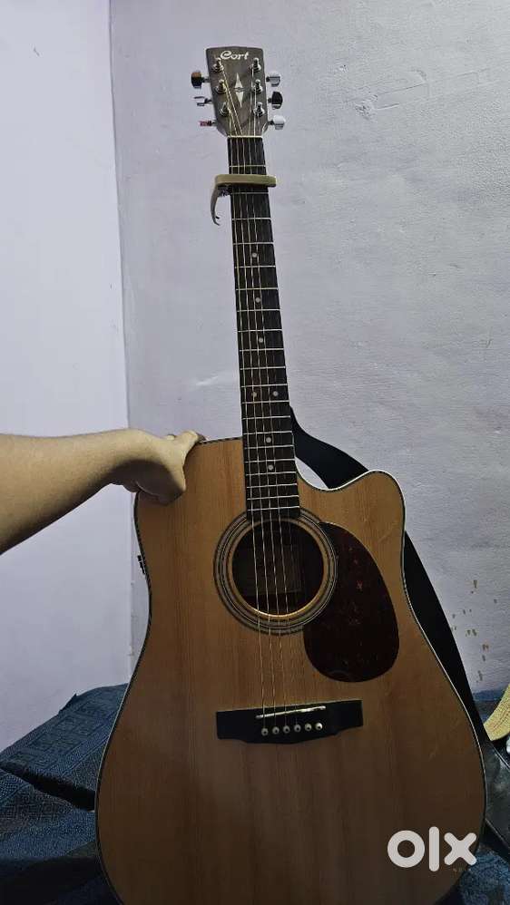 Cort guitar - rarely used Cort MR500E OP