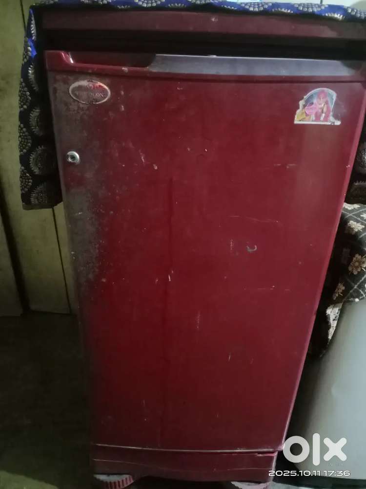 Selling fridge