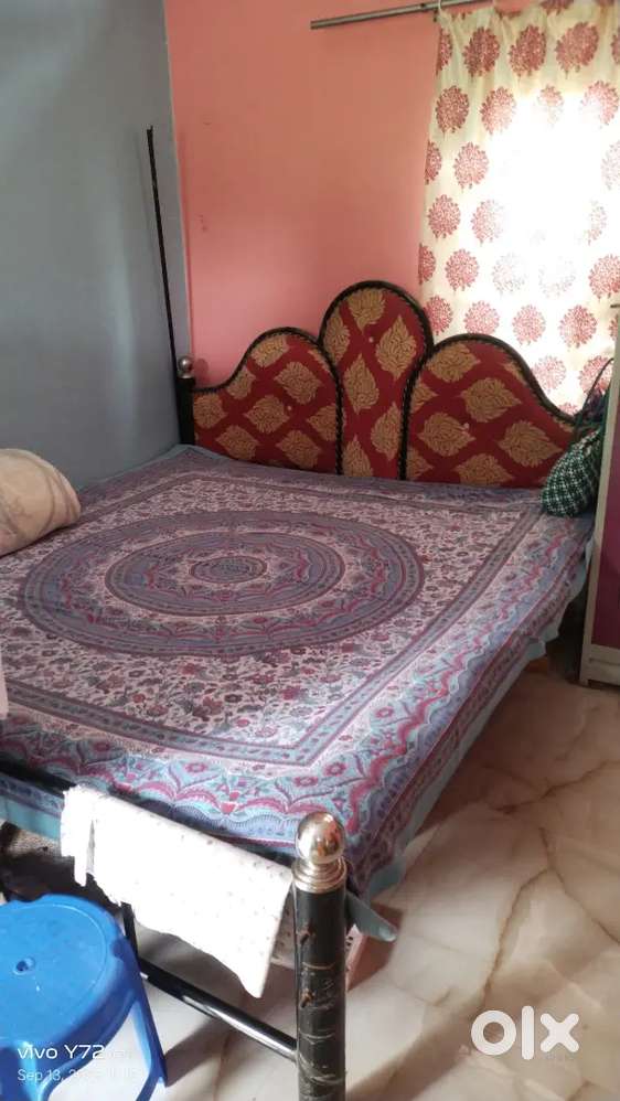 King size iron bed