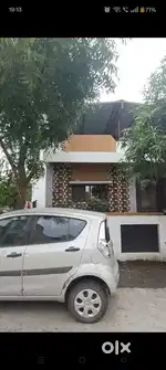 Near chamelidevi school