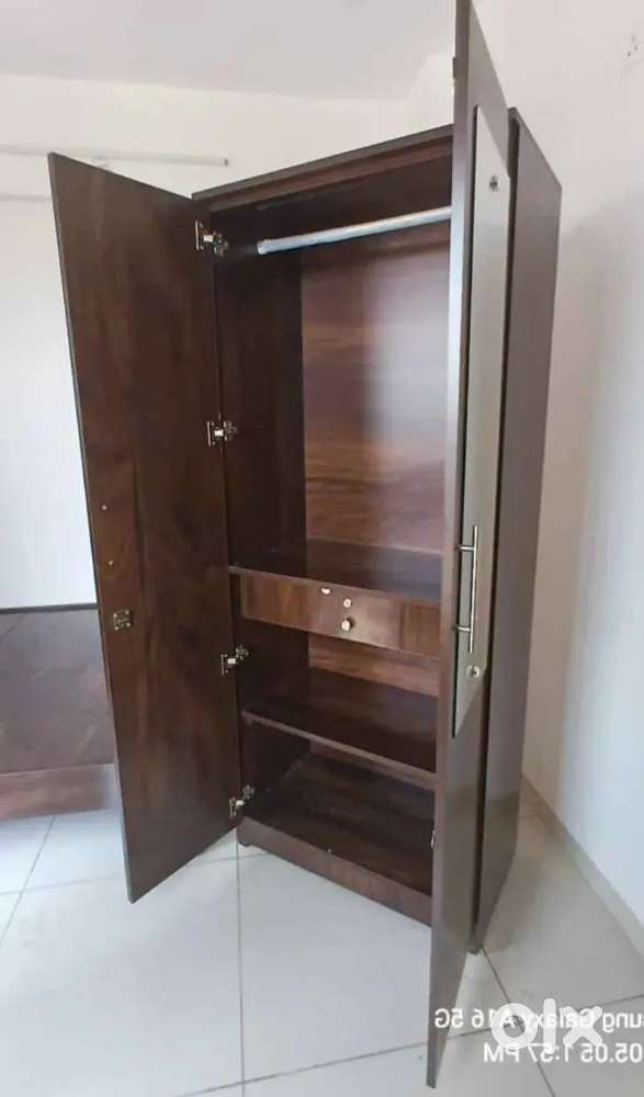DOUBLE DOOR WARDROBE SALE