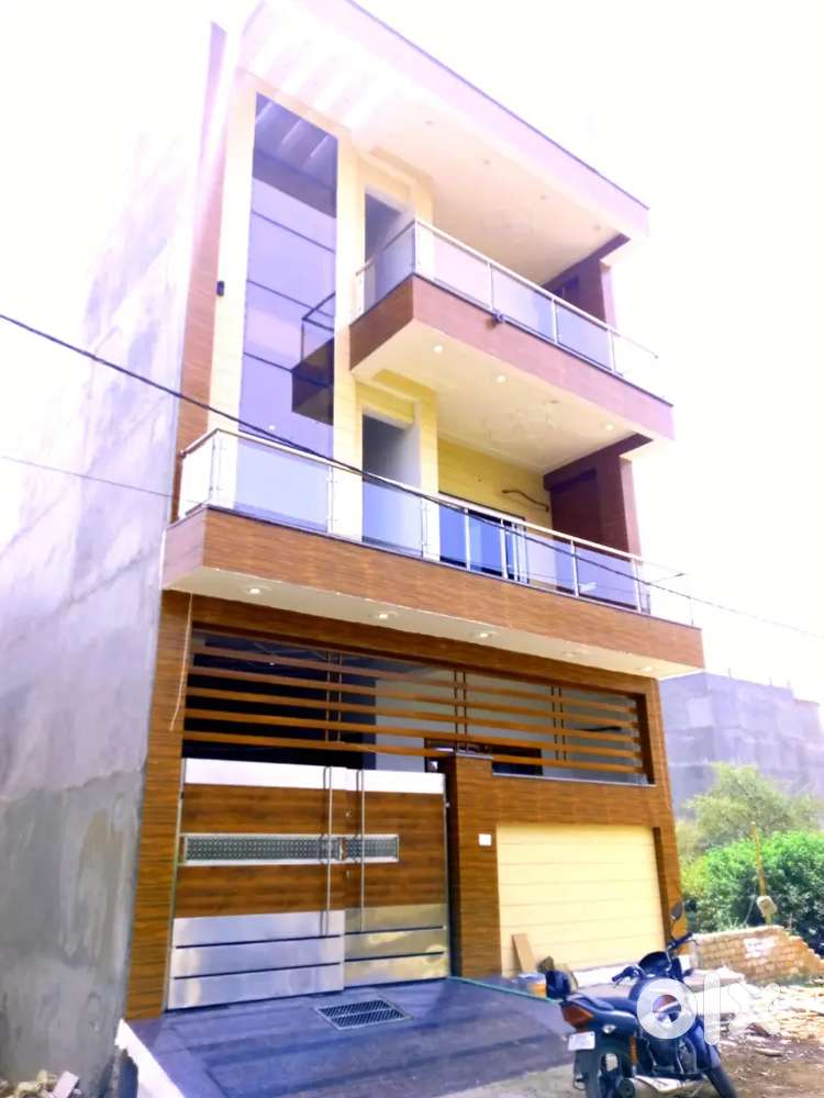House Near Amity University 100 meters