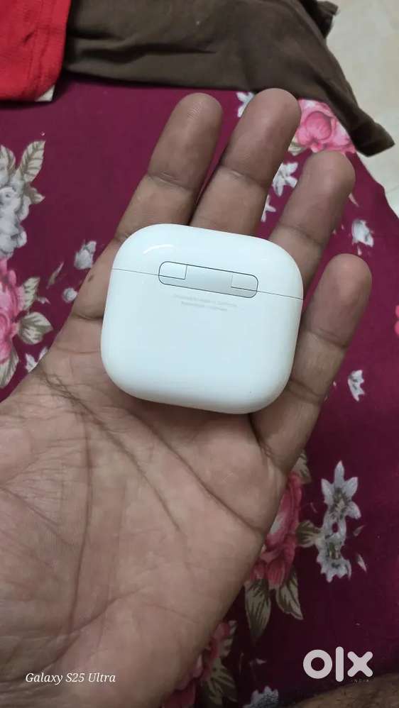 Apple air pods 4