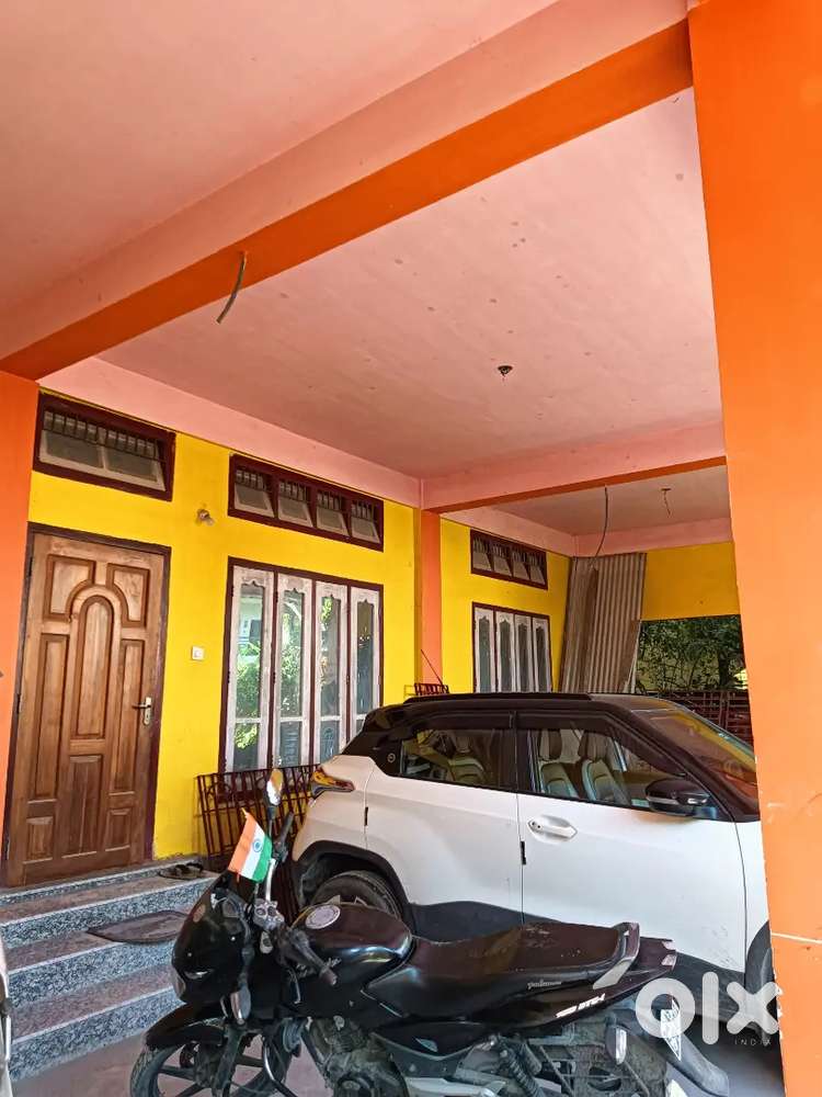 2 BHK  flats and single rooms with attached bathroom in 2 nd floor