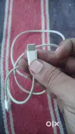 iPhone 13 ki charger cable deni hai original