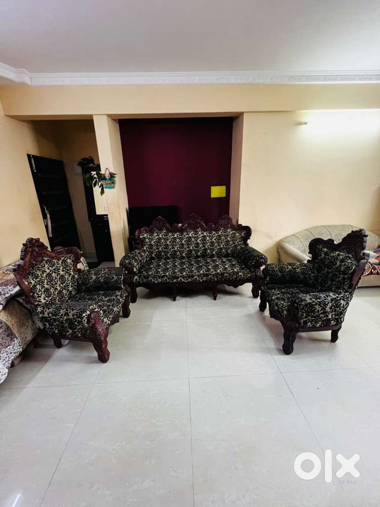 5-Seater Luxury Wooden Carved Sofa  Good Condition