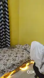 Bed pallet with mattress 4x6 feet