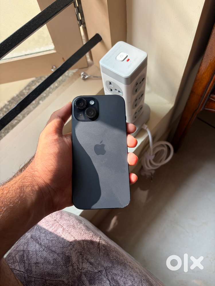 Iphone 15 256gb black 85% bh clean good condition box piece.