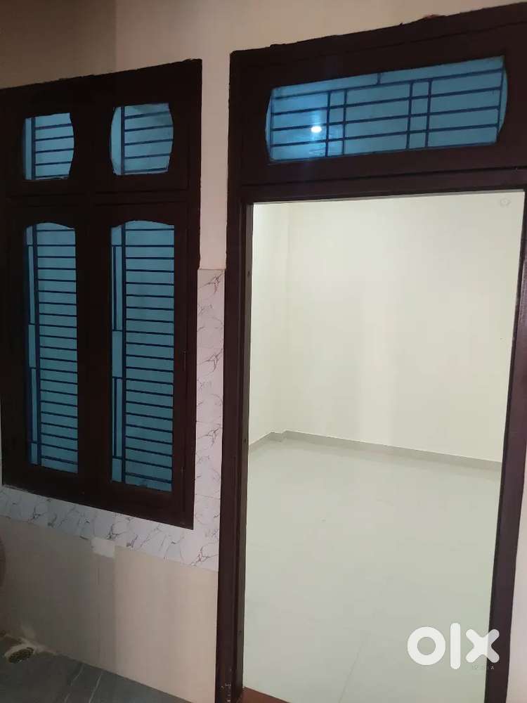 Room for rent for (job) girls only