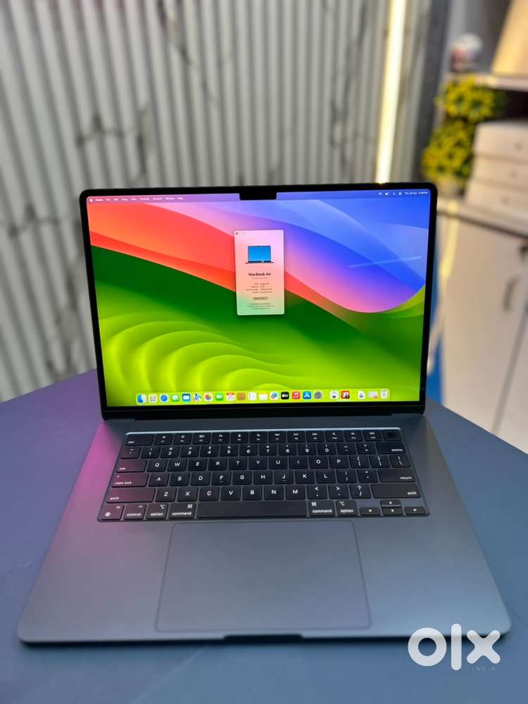 Apple MacBook M3 Air A3114 8/256Gb Midnight Colour 15 Inch Like New