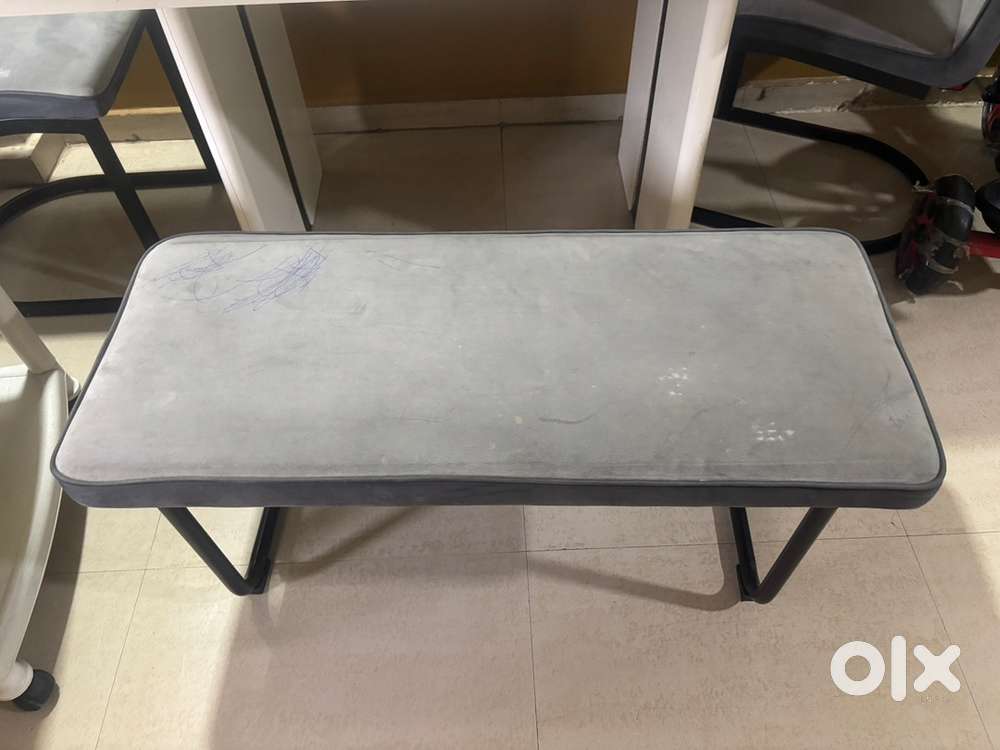 4 Seater Dinning Table