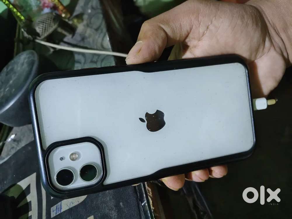 Iphone 11 sell at Rs 16000