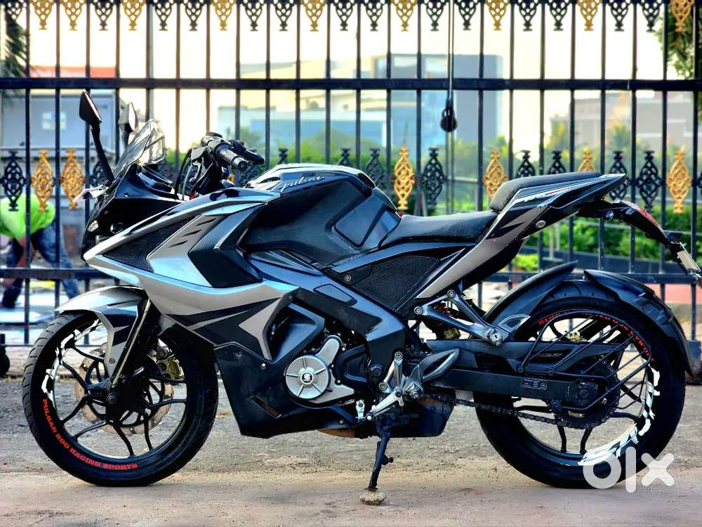 BAJAJ PULSAR RS 200 ABS 2019 END IN MINT CONDITION AD BIKEBAZAR ns200