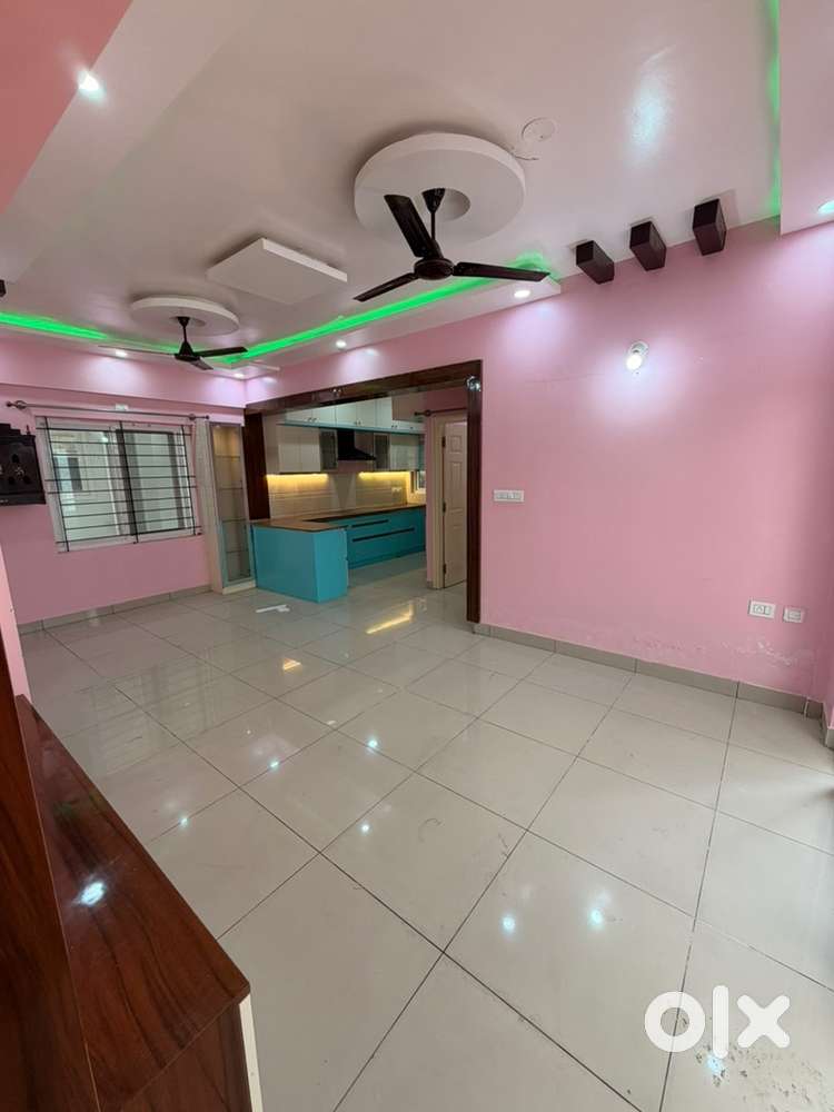 Well-Maintained 2nd Floor Flat for Immediate Rent