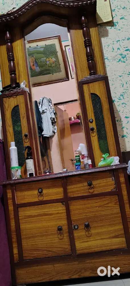 Dressing table