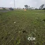 Plot bhot hi prime location mein semi commercial plot