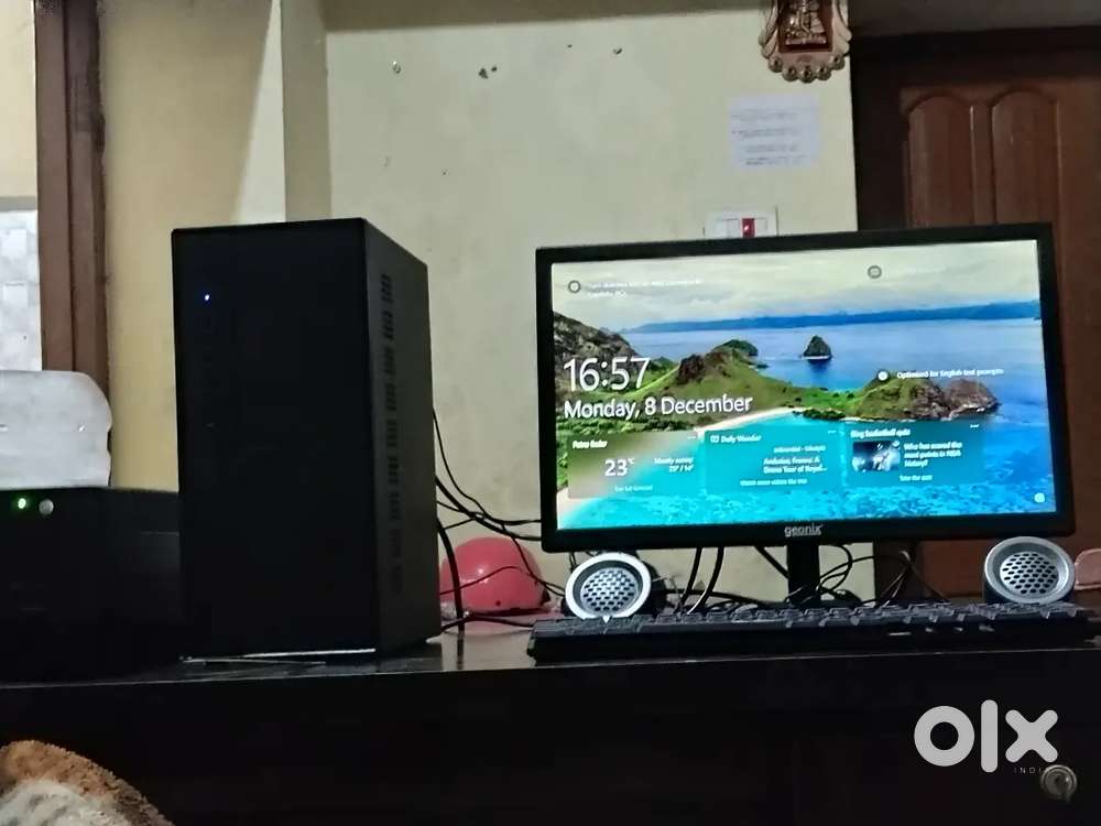 I5 desktop Monitar cpu +office Table only 2 month old