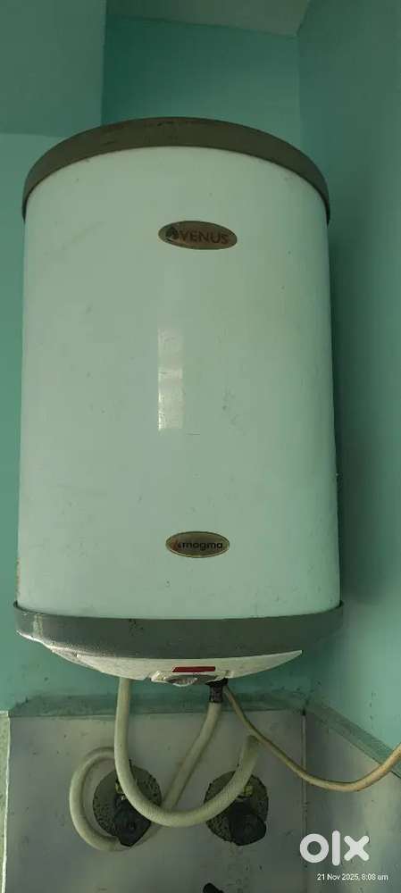 Venus water heater/geyser 15 litres 2000w good condition