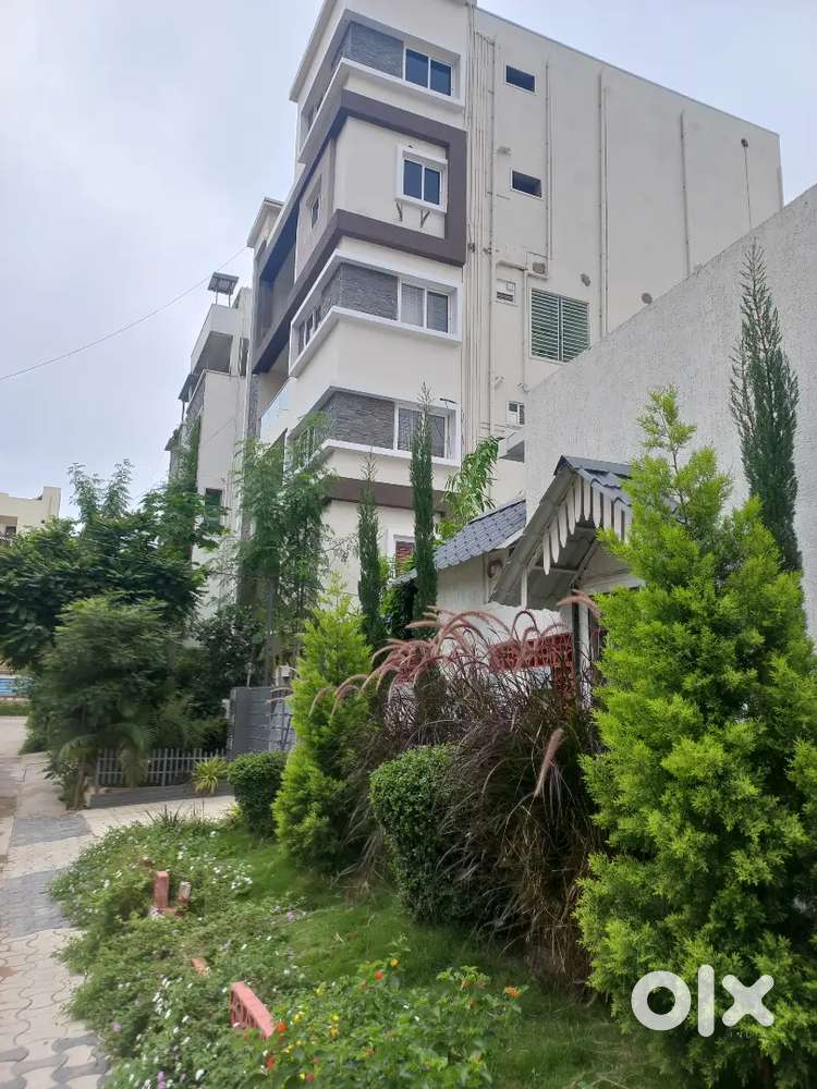 3 BHK Semi-furnished in Kondapur