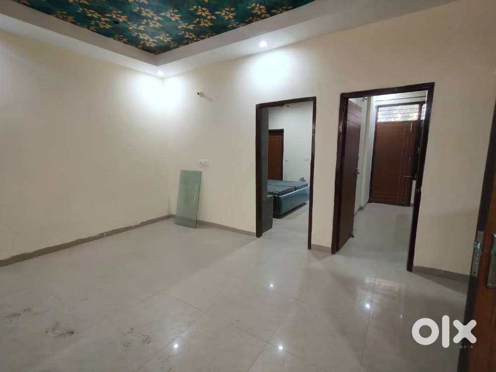 Near to zudio market and bus stand, independent flat.