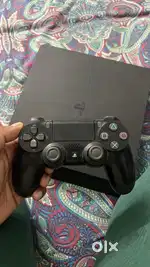 PS4 1tb with 10 + gaming cd