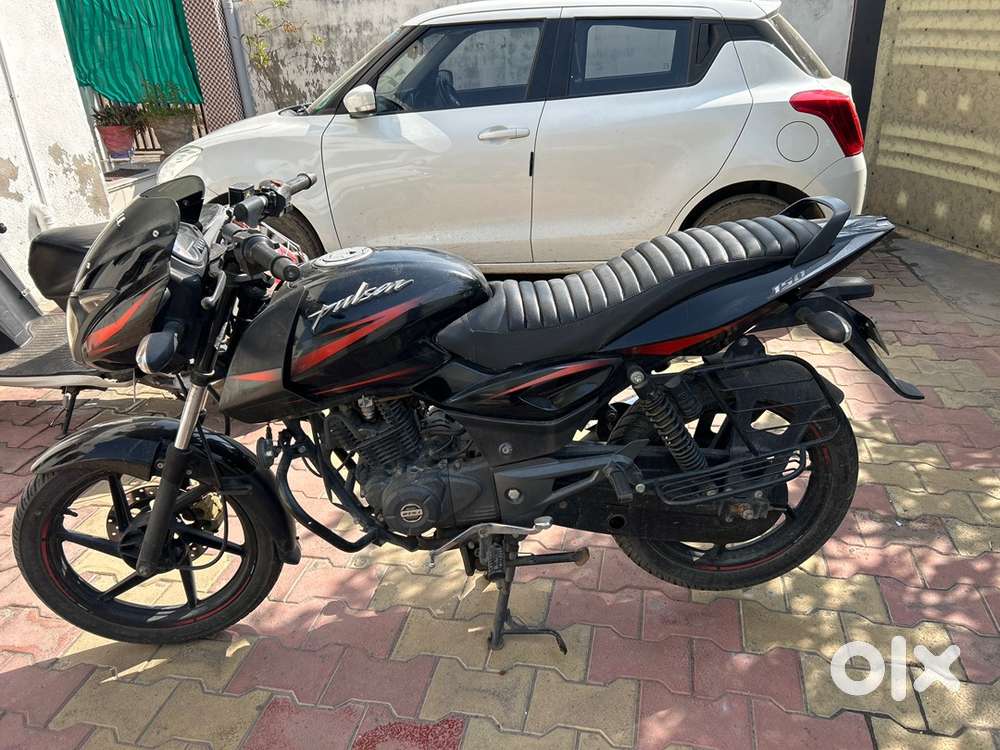 pulsur 2018 black nd red