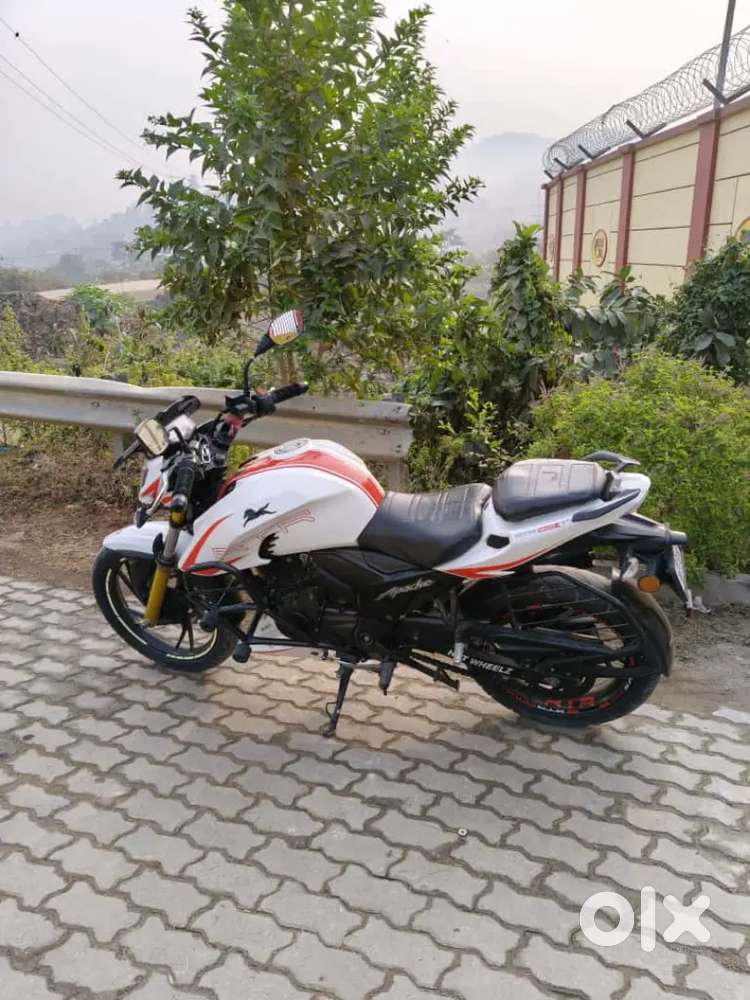 Apache rtr 200 4v bike with top notch bike