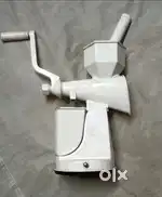 Manual Hand Juicer/Grinder – Perfect Condition