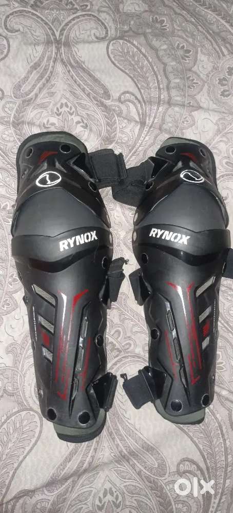 Rynox knee guard for motorcycle
