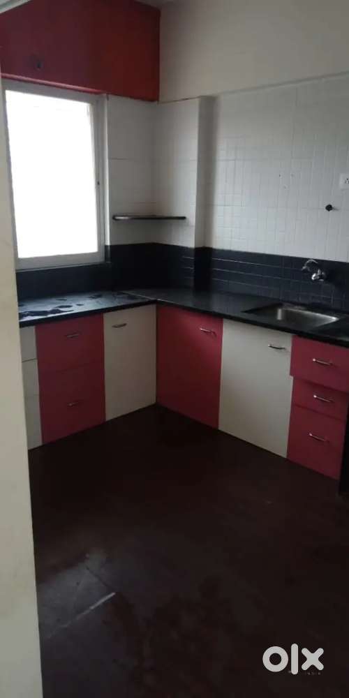 1 बीएचके फ्लॅट त्वरित विकणे आहे