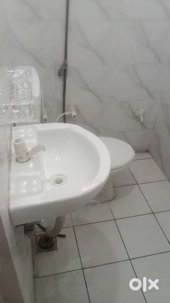 Furnished room wd attach bath. Independent room.