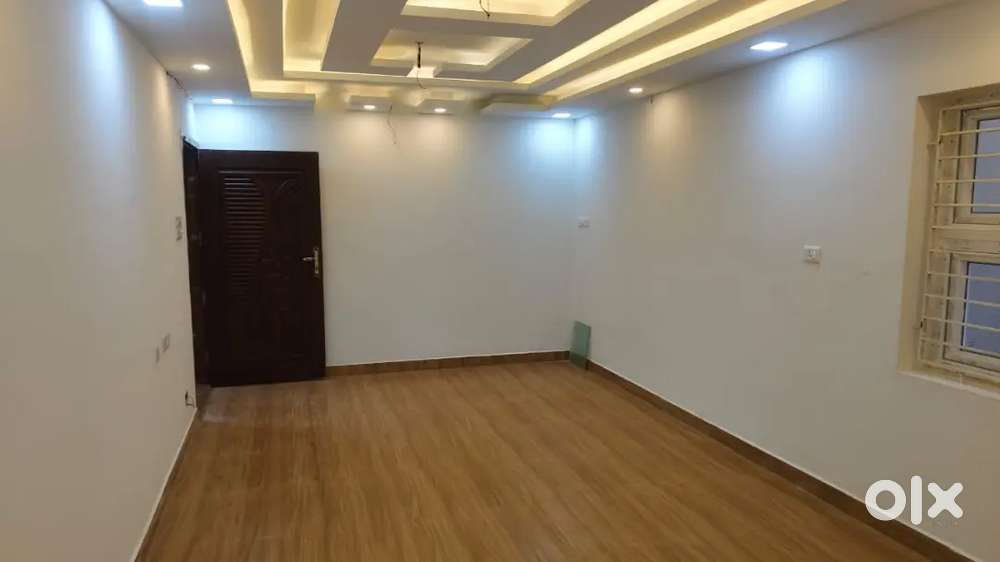 Bus stop within 200 mtr 2 bhk flat at Kundrathur