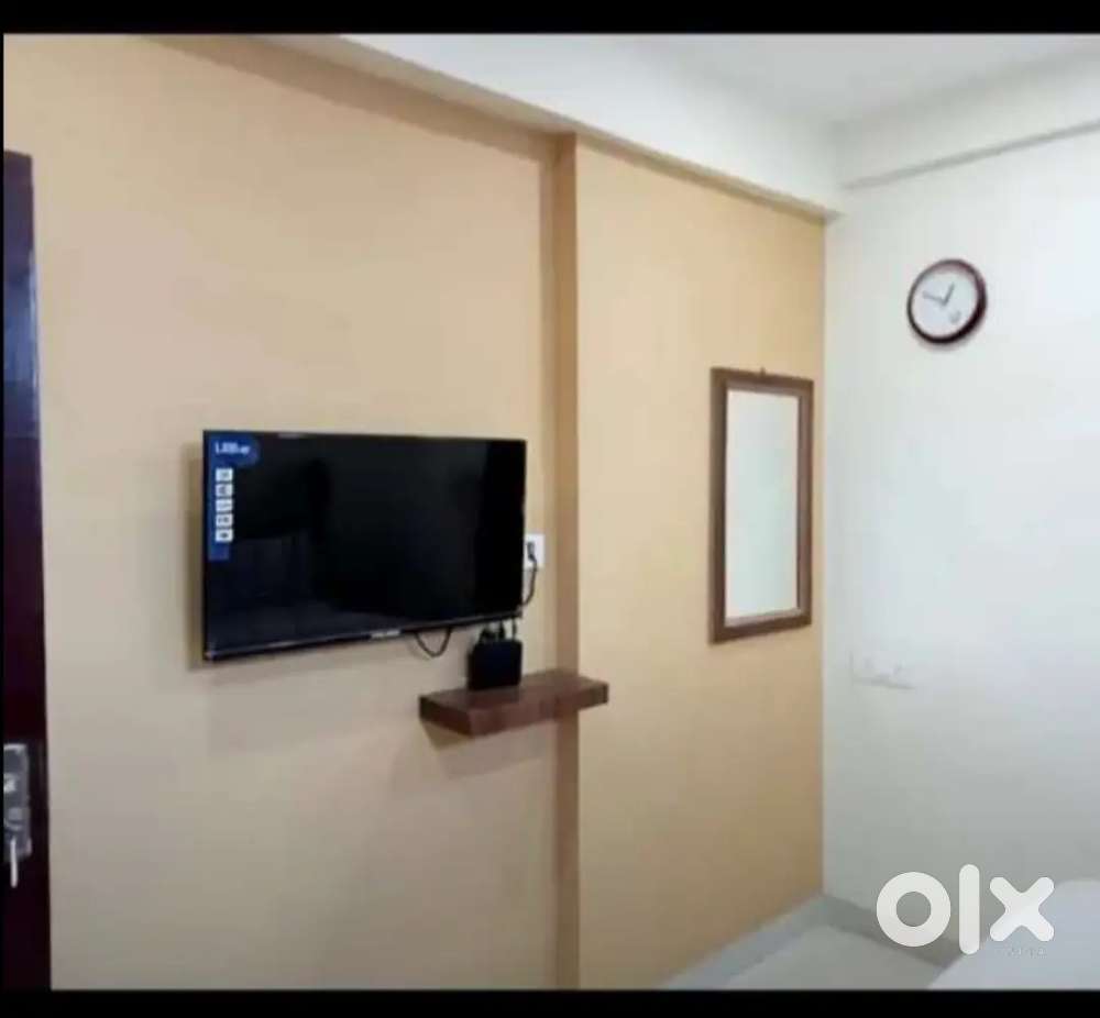 Centre kolkata Hotel 14 bedroom with bar cum restaurant