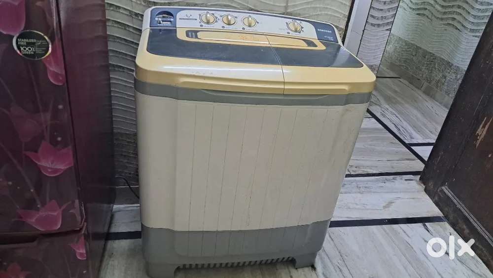 7-8 years old machine hai new condition hai