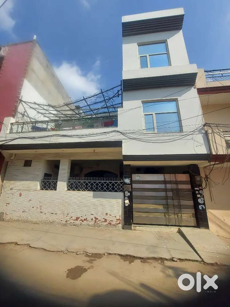 Spacious and Modern 2 Story House